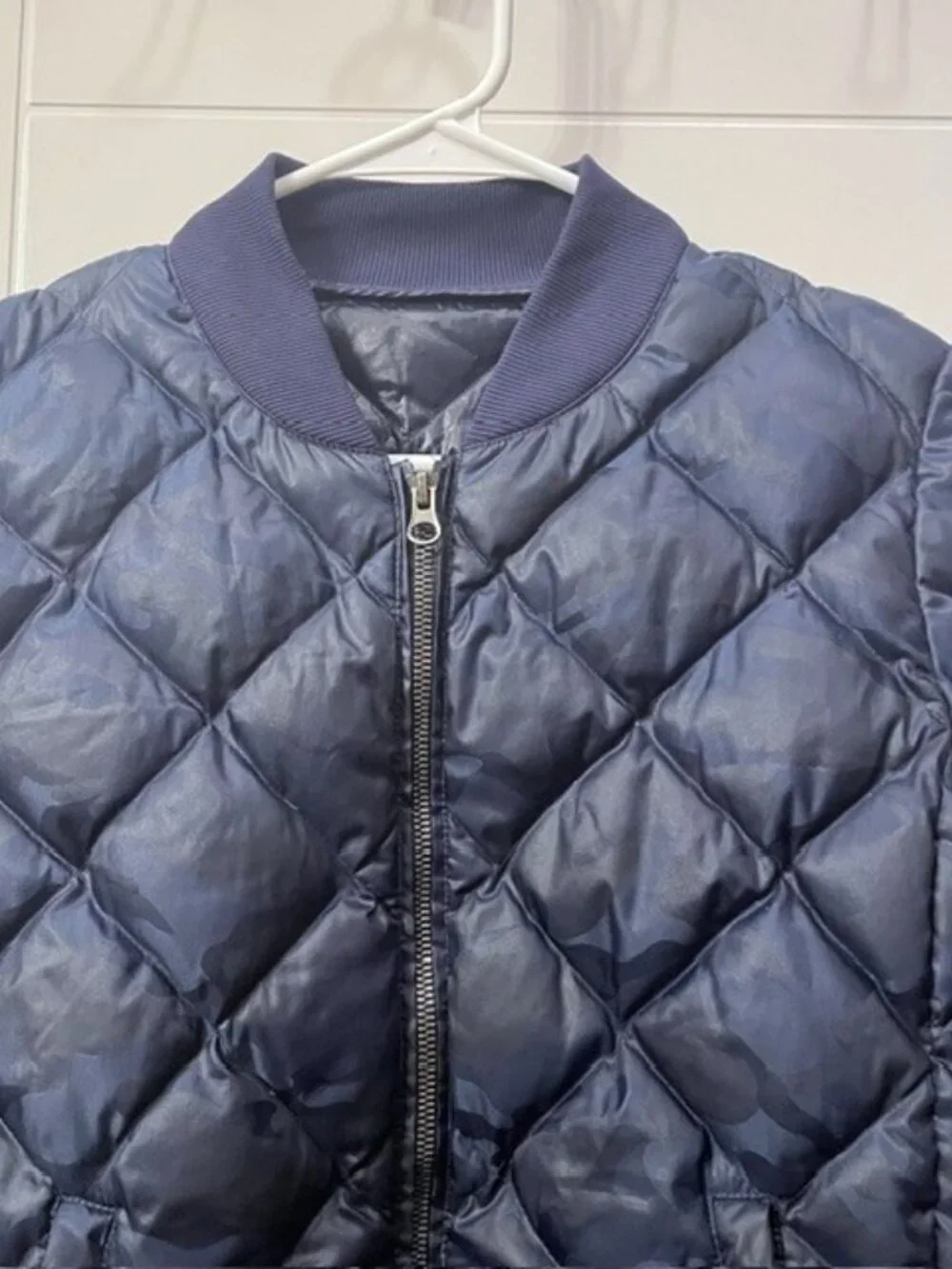 Alo Yoga Idol Quilted Bomber Jacket Down Puffer Navy Blue Camo Size XS